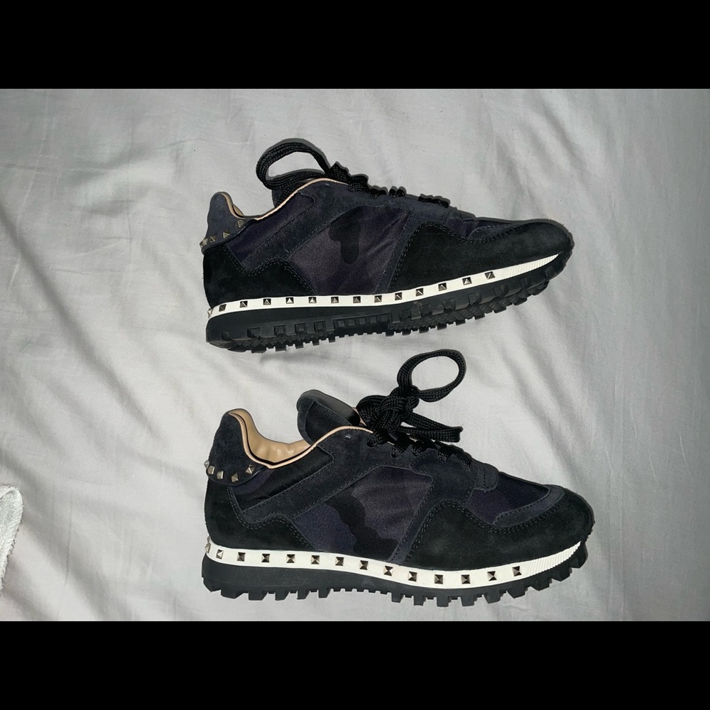 VALENTINO
Suede Studded Accents Sneakers